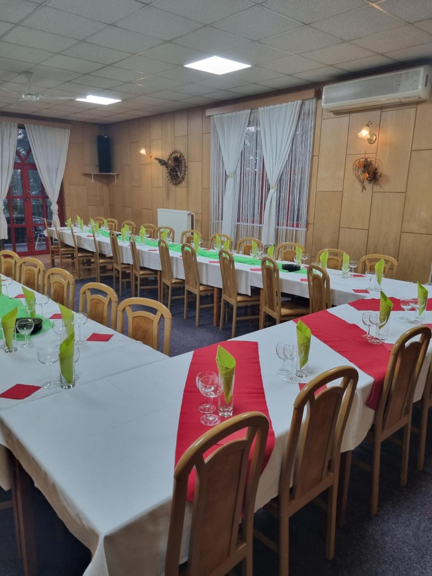Studanka Hotel Orlova Ngoại thất bức ảnh
